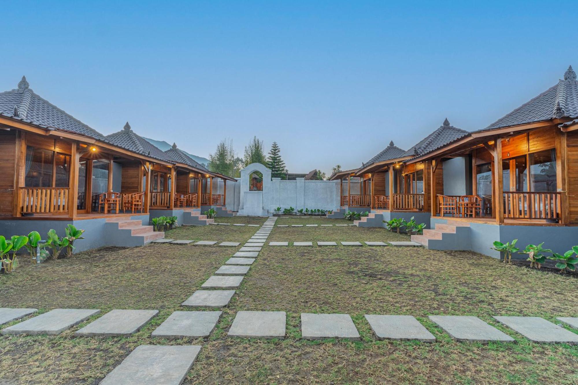 D Sila'S Tepi Danu Villas Kintamani & Natural Hot Spring Exterior photo